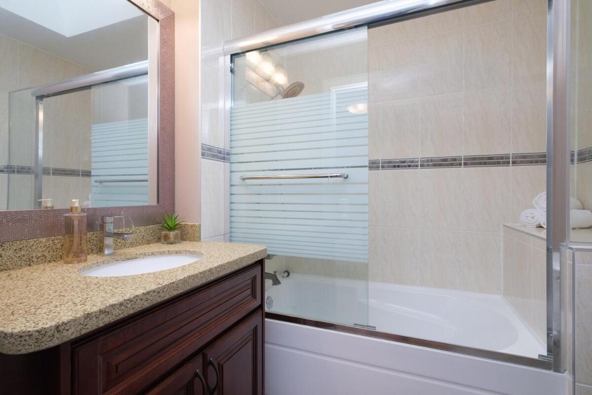 Spacious 4Br W Ensuites Mins To Downtown Yvr Ubc Vancouver Zewnętrze zdjęcie