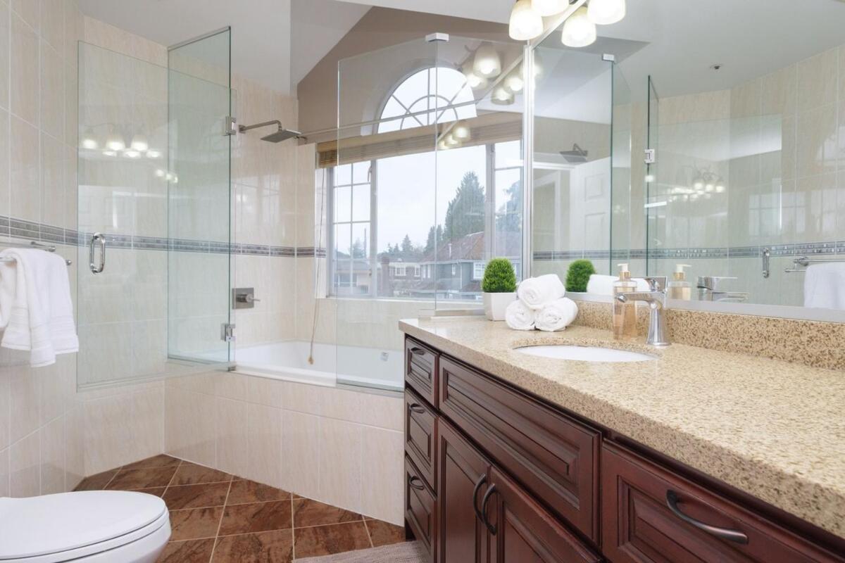 Spacious 4Br W Ensuites Mins To Downtown Yvr Ubc Vancouver Zewnętrze zdjęcie
